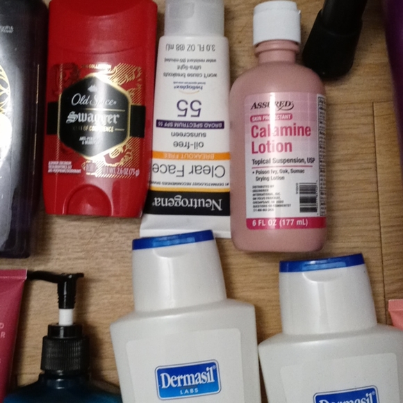 Cosmetics - Picture 4 of 6